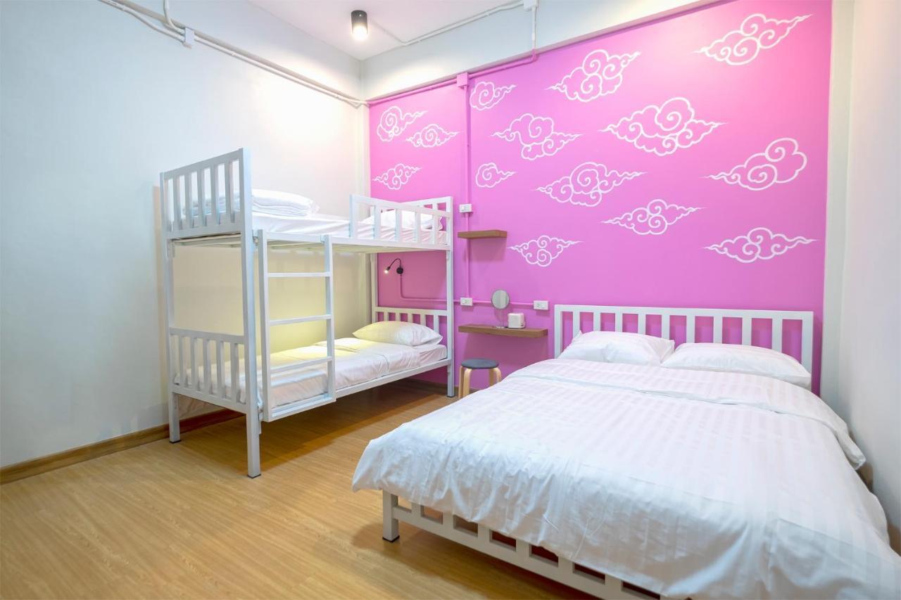 Bed Friends Poshtel Vandrarhem Chiang Rai Exteriör bild